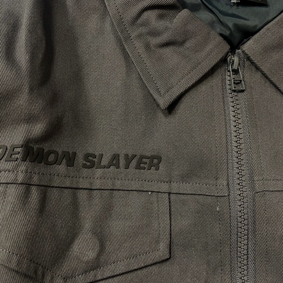 Primitive x Demon Slaver Men's Tanjiro Utility Jacket Charcoal NWT Men’s Large - Picture 3 of 9